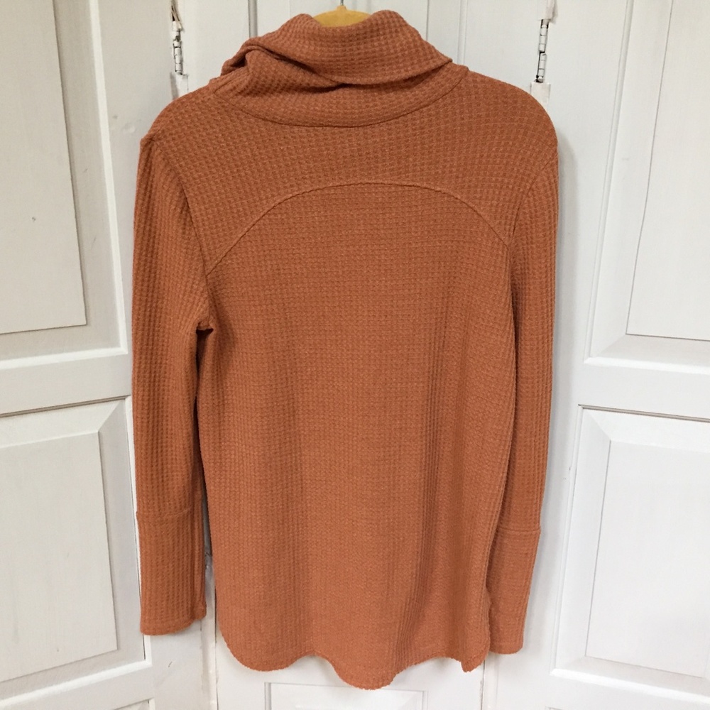 ❤️ Design Lab Waffle Cowl Neck Top - Picture 9 of 13